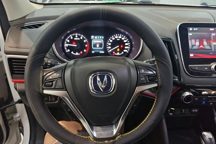 Used CHANGAN CS55 2018 1.5T Automatic Colorful Edition China V Standard Steering Wheel