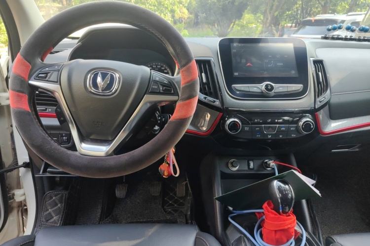 Used CHANGAN CS55 2018 1.5T Manual Colorful Model China V Standard Steering Wheel