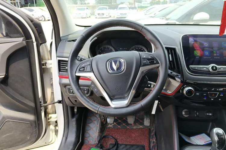 Used CHANGAN CS55 2018 1.5T Manual Colorful Model China V Standard Steering Wheel