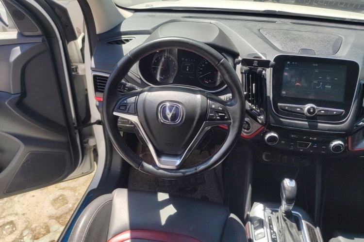Used CHANGAN CS55 2018 1.5T Automatic Colorful Edition China V Standard Steering Wheel