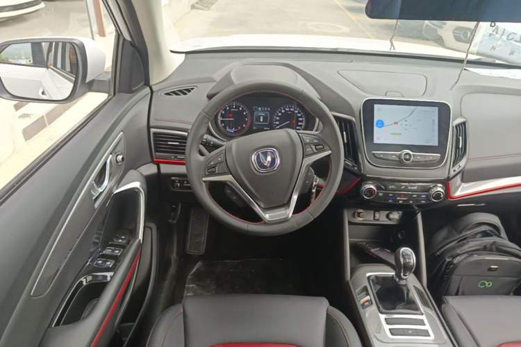 Used CHANGAN CS55 2018 1.5T Manual Colorful Model China V Standard Steering Wheel