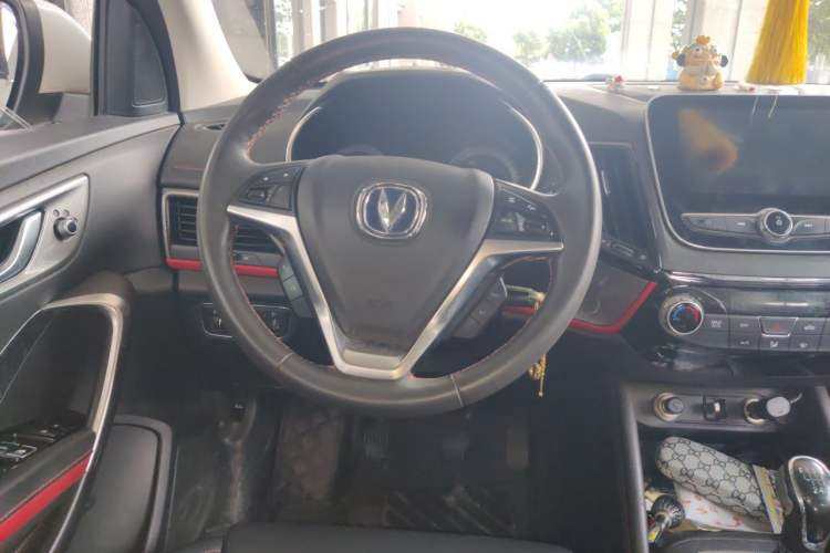 Used CHANGAN CS55 2018 1.5T Manual Colorful Model China V Standard Steering Wheel