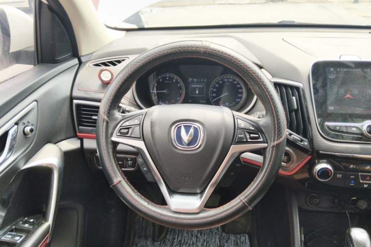 Used CHANGAN CS55 2018 1.5T Automatic Colorful Edition China V Standard Steering Wheel
