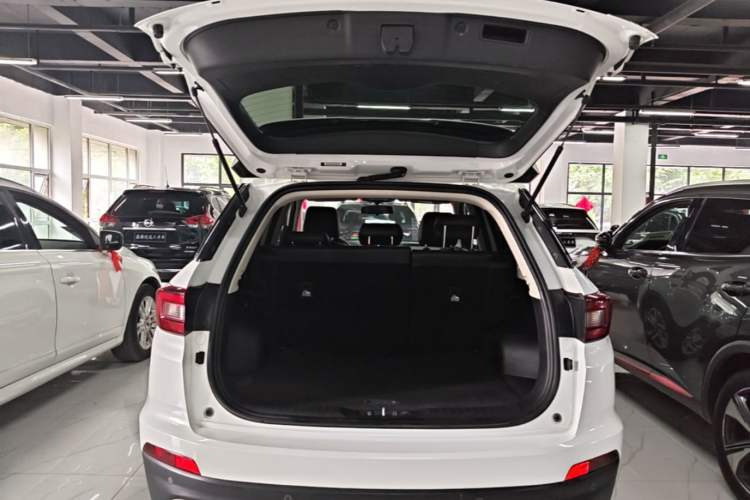 Used CHANGAN CS55 2018 1.5T Automatic Colorful Edition China V Standard Trunk