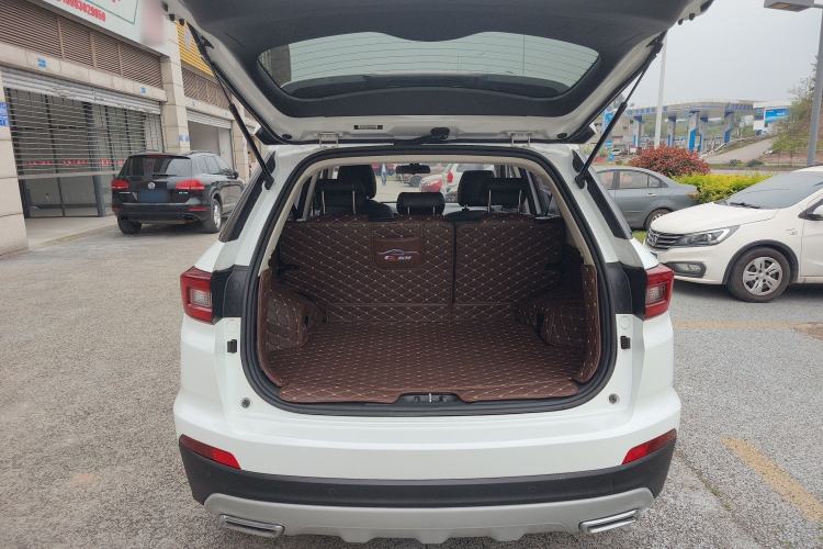 Used CHANGAN CS55 2018 1.5T Automatic Colorful Edition China V Standard Trunk