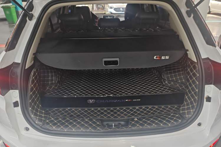 Used CHANGAN CS55 2018 1.5T Automatic Colorful Edition China V Standard Trunk