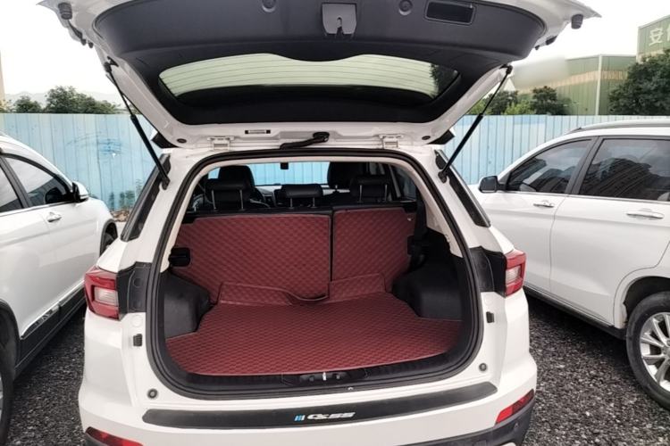Used CHANGAN CS55 2018 1.5T Automatic Colorful Edition China V Standard Trunk