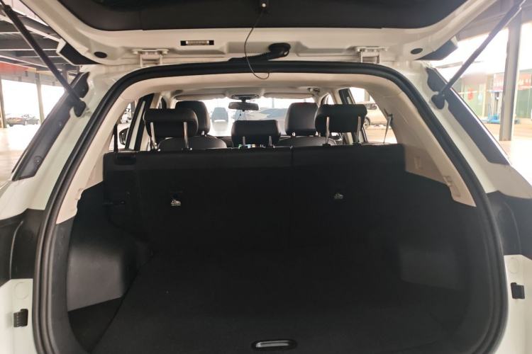 Used CHANGAN CS55 2018 1.5T Automatic Colorful Edition China V Standard Trunk