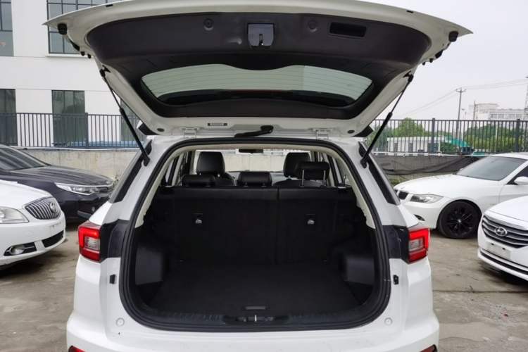 Used CHANGAN CS55 2018 1.5T Automatic Colorful Edition China V Standard Trunk