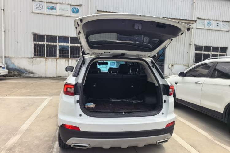 Used CHANGAN CS55 2018 1.5T Automatic Xuan Dong Model China V Standard Trunk