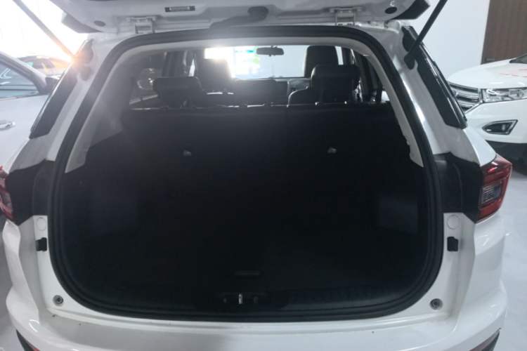 Used CHANGAN CS55 2018 1.5T Automatic Colorful Edition China V Standard Trunk