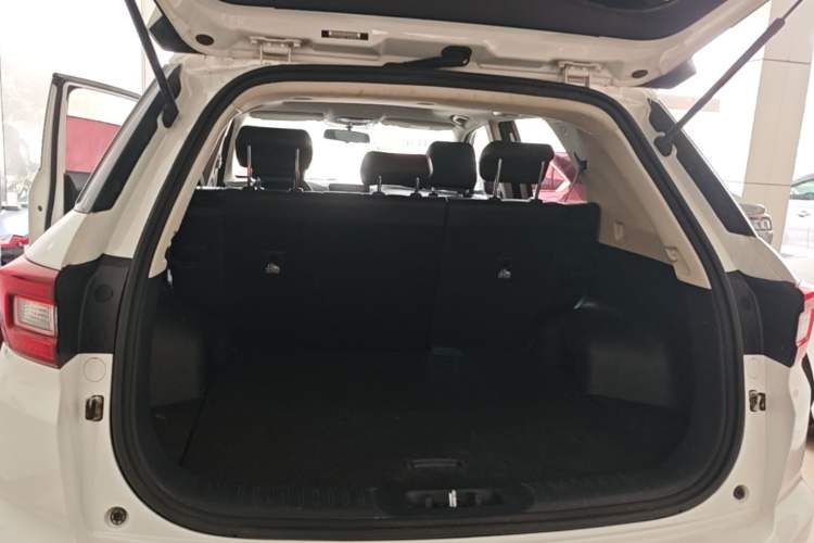 Used CHANGAN CS55 2018 1.5T Automatic Colorful Edition China V Standard Trunk