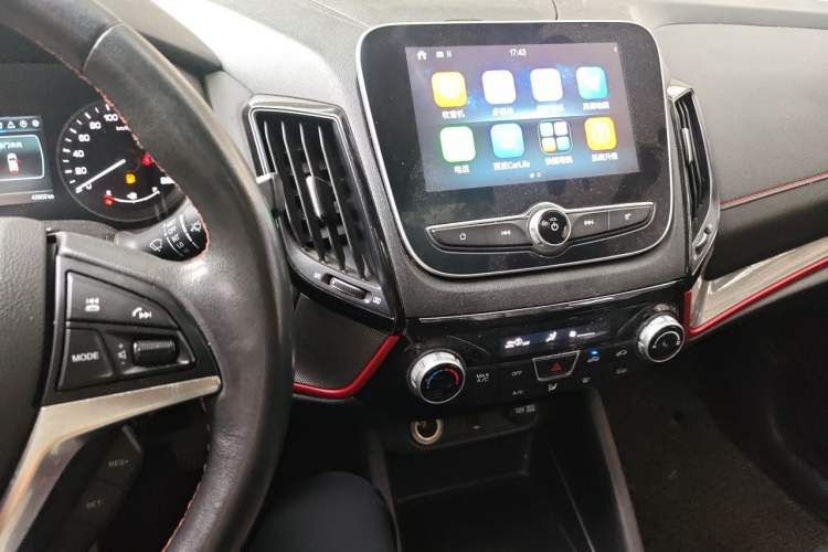 Used CHANGAN CS55 2019 1.5T Manual Colorful Model China VI Standard Audio And AC Panel