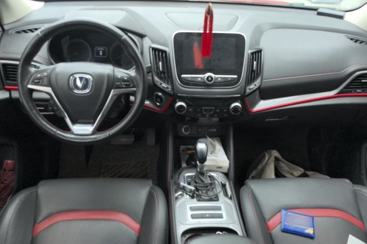 Used CHANGAN CS55 2019 1.5T Automatic Colorful Edition China VI Standard Center Console