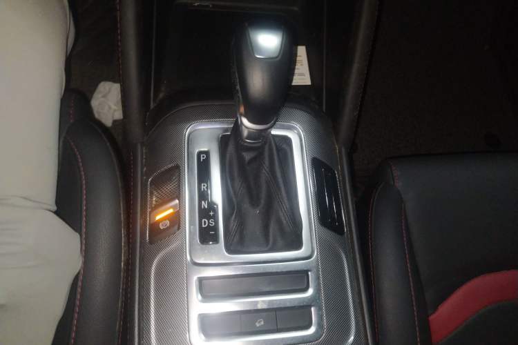 Used CHANGAN CS55 2019 1.5T Automatic Colorful Edition China VI Standard Gear Lever