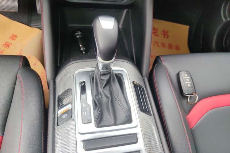 Used CHANGAN CS55 2019 1.5T Automatic Xuan Dong Model China VI Standard Gear Lever