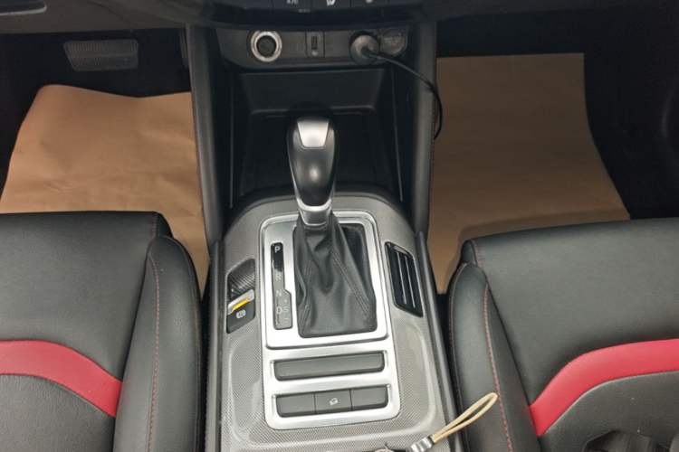 Used CHANGAN CS55 2019 1.5T Automatic Xuan Dong Model China VI Standard Gear Lever