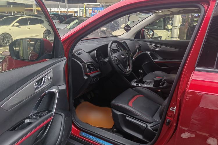 Used CHANGAN CS55 2019 1.5T Manual Colorful Model China VI Standard Interior 1