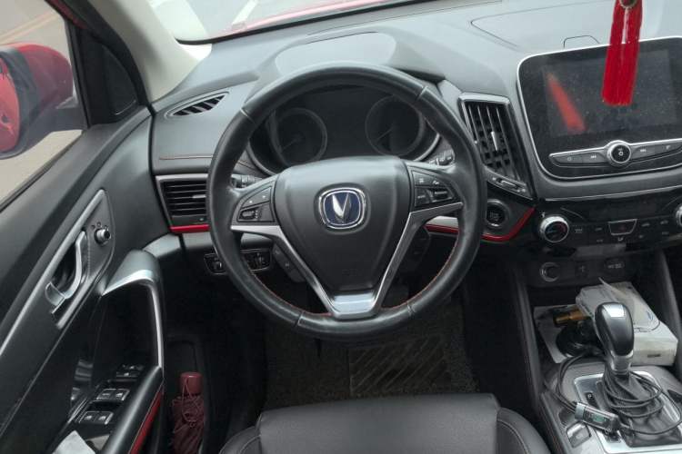 Used CHANGAN CS55 2019 1.5T Automatic Colorful Edition China VI Standard Steering Wheel