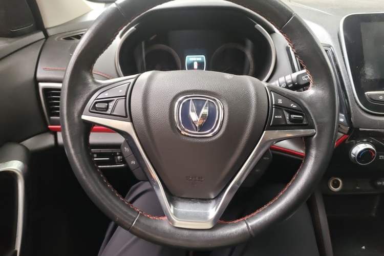Used CHANGAN CS55 2019 1.5T Manual Colorful Model China VI Standard Steering Wheel