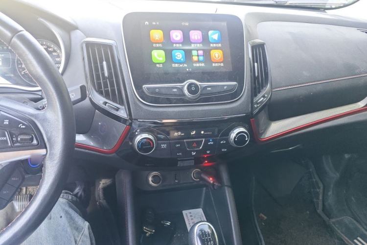 Used CHANGAN CS55 2019 1.5T Manual Colorful Model China VI Standard Audio And AC Panel