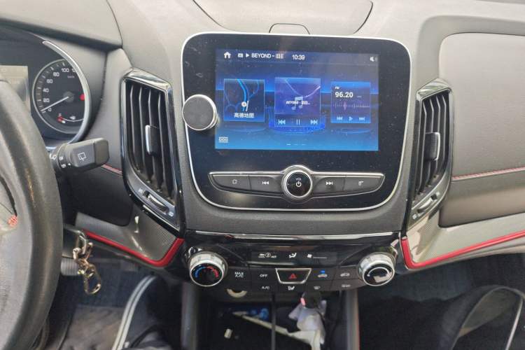 Used CHANGAN CS55 2019 1.5T Manual Colorful Model China VI Standard Audio And AC Panel