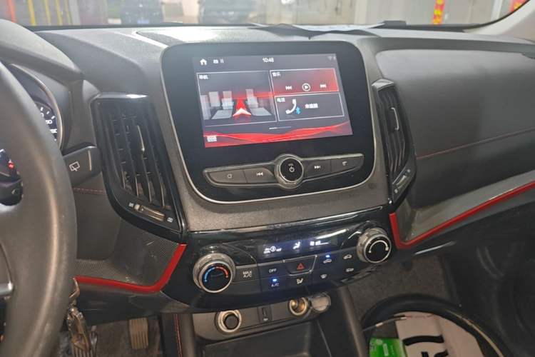 Used CHANGAN CS55 2019 1.5T Manual Colorful Model China VI Standard Audio And AC Panel