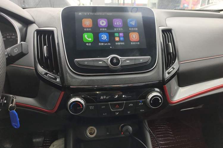 Used CHANGAN CS55 2019 1.5T Manual Colorful Model China VI Standard Audio And AC Panel