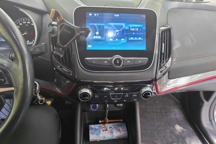 Used CHANGAN CS55 2019 1.5T Manual Colorful Model China VI Standard Audio And AC Panel