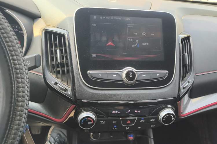 Used CHANGAN CS55 2019 1.5T Manual Colorful Model China VI Standard Audio And AC Panel