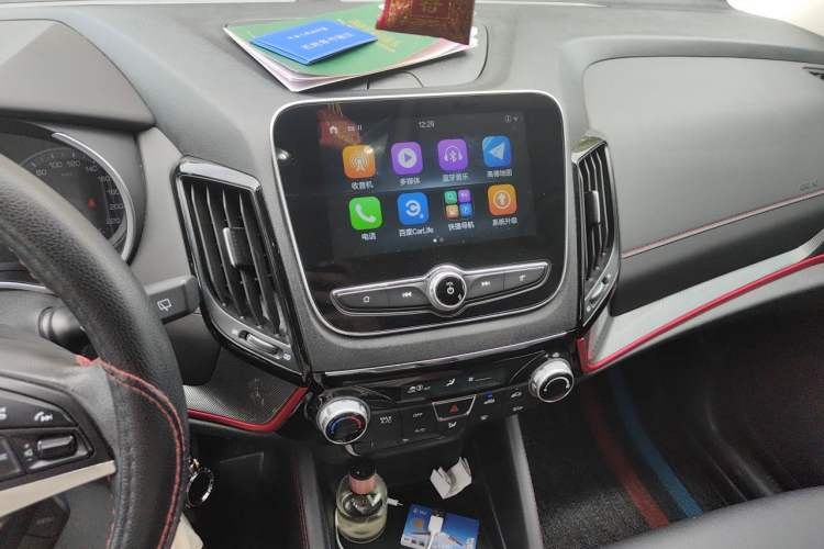 Used CHANGAN CS55 2019 1.5T Manual Colorful Model China VI Standard Audio And AC Panel