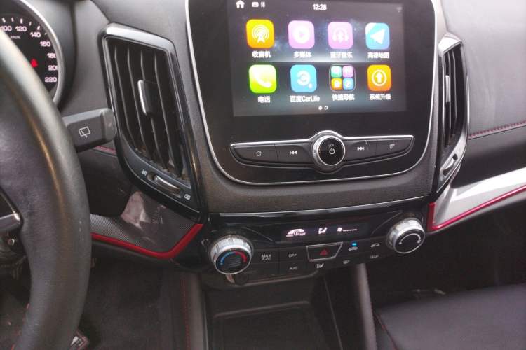 Used CHANGAN CS55 2019 1.5T Manual Colorful Model China VI Standard Audio And AC Panel