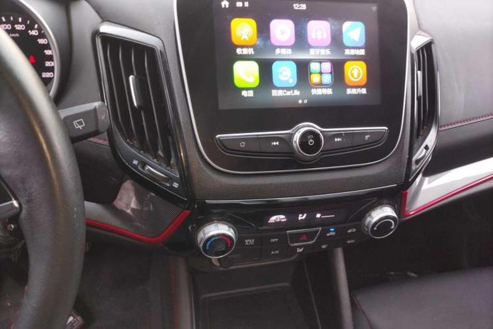 Used CHANGAN CS55 2019 1.5T Manual Colorful Model China VI Standard Audio And AC Panel