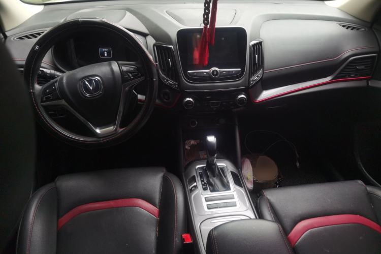 Used CHANGAN CS55 2019 1.5T Automatic Colorful Edition China VI Standard Center Console