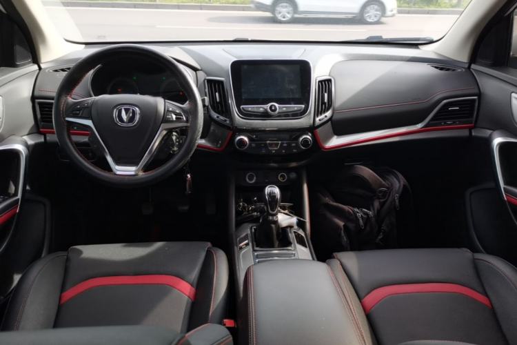 Used CHANGAN CS55 2019 1.5T Manual Colorful Model China VI Standard Center Console
