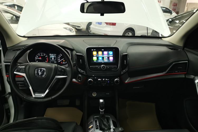 Used CHANGAN CS55 2019 1.5T Automatic Colorful Edition China VI Standard Center Console