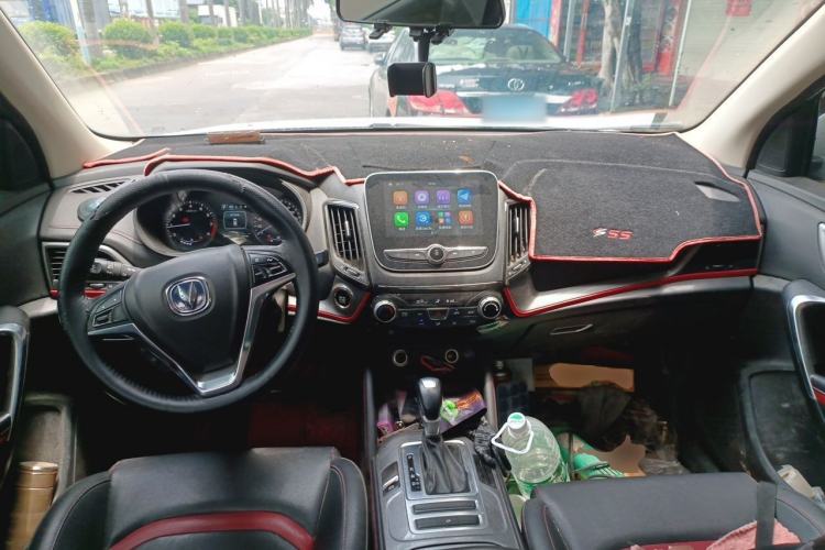 Used CHANGAN CS55 2019 1.5T Automatic Colorful Edition China VI Standard Center Console