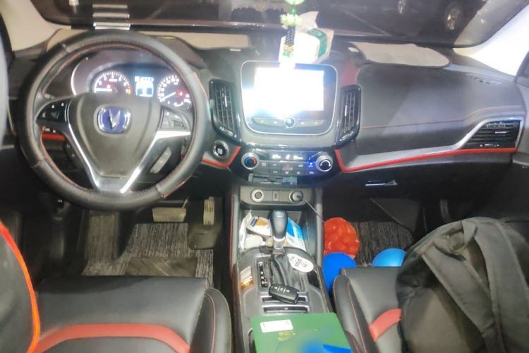Used CHANGAN CS55 2019 1.5T Automatic Colorful Edition China VI Standard Center Console