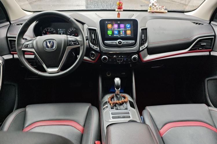 Used CHANGAN CS55 2019 1.5T Automatic Colorful Edition China VI Standard Center Console