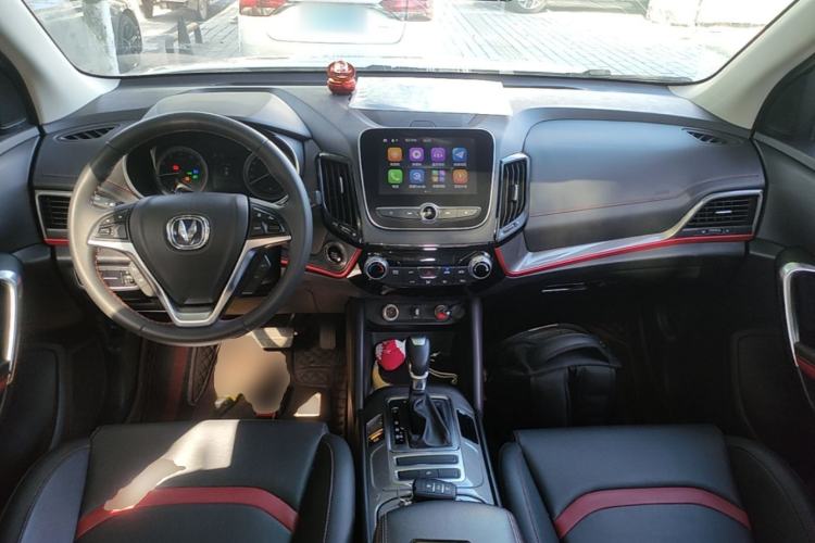 Used CHANGAN CS55 2019 1.5T Automatic Colorful Edition China VI Standard Center Console
