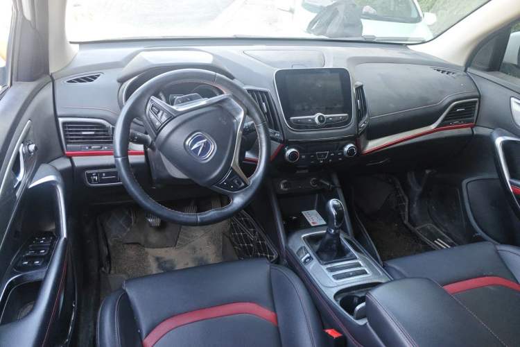 Used CHANGAN CS55 2019 1.5T Manual Colorful Model China VI Standard Center Console