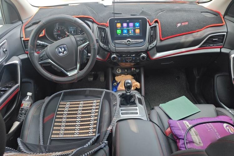 Used CHANGAN CS55 2019 1.5T Manual Colorful Model China VI Standard Center Console