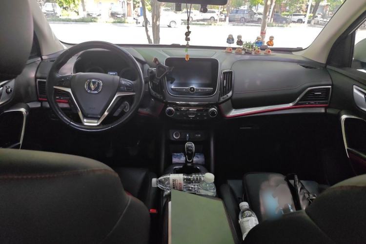 Used CHANGAN CS55 2019 1.5T Manual Colorful Model China VI Standard Center Console