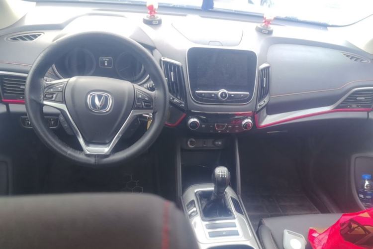 Used CHANGAN CS55 2019 1.5T Manual Colorful Model China VI Standard Center Console
