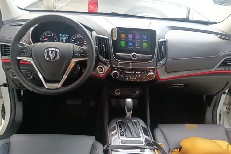 Used CHANGAN CS55 2019 1.5T Automatic Colorful Edition China VI Standard Center Console