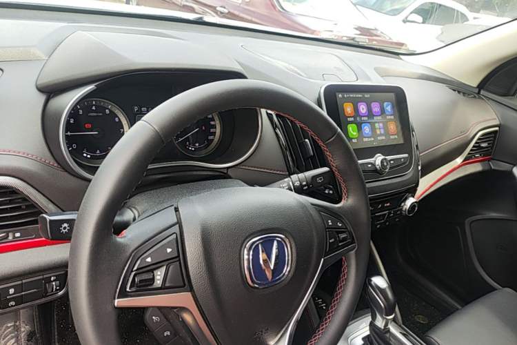 Used CHANGAN CS55 2019 1.5T Automatic Colorful Edition China VI Standard Center Console