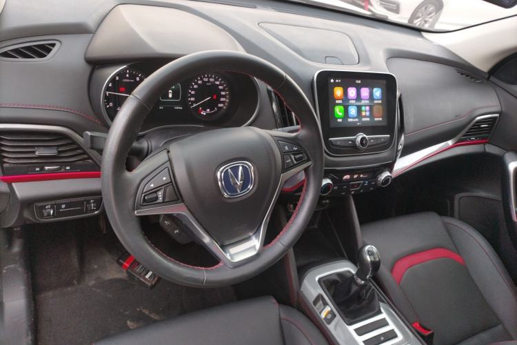 Used CHANGAN CS55 2019 1.5T Manual Colorful Model China VI Standard Center Console
