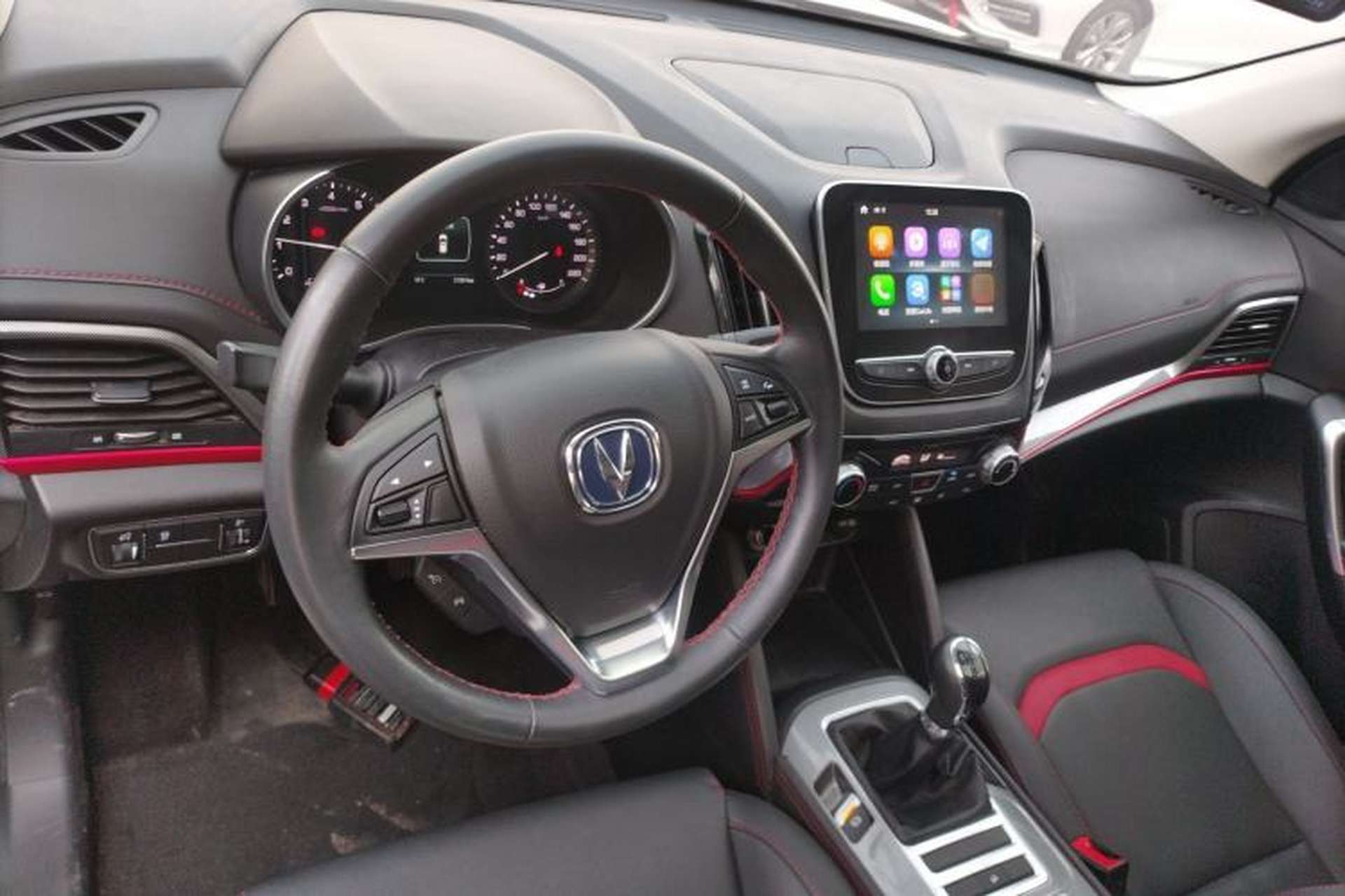 Used CHANGAN CS55 2019 1.5T Manual Colorful Model China VI Standard Center Console