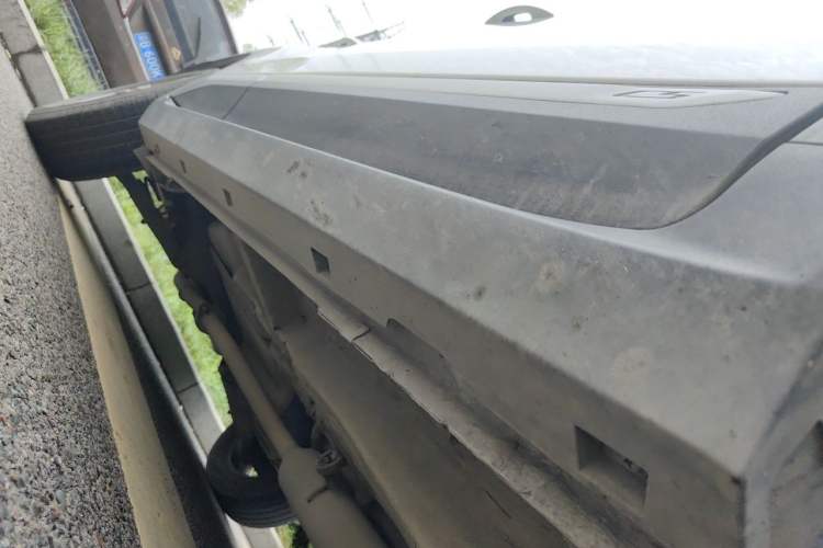Used CHANGAN CS55 2019 1.5T Manual Colorful Model China VI Standard Chassis Front Right
