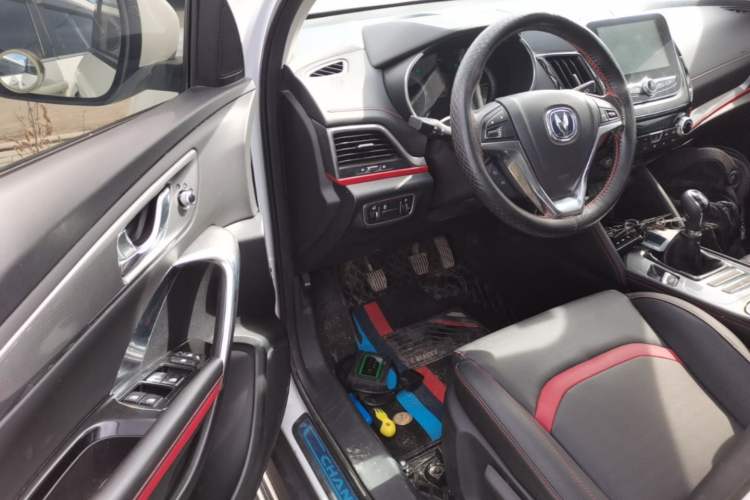 Used CHANGAN CS55 2019 1.5T Manual Colorful Model China VI Standard Driver Seat